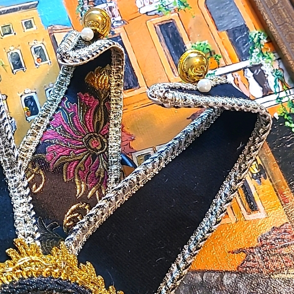 Masquerade Venezian Jester Black,Gold White Crack Grain Style Full Face Mask. - Picture 6 of 12